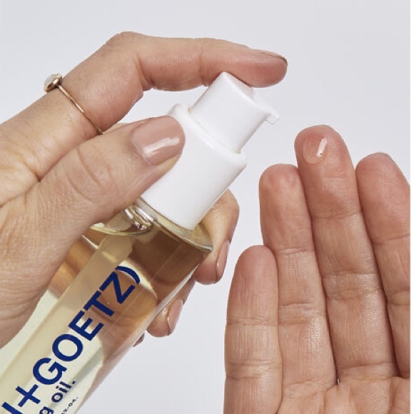 MALIN+GOETZ Facial Cleansing Oil - Picture 4 of 6